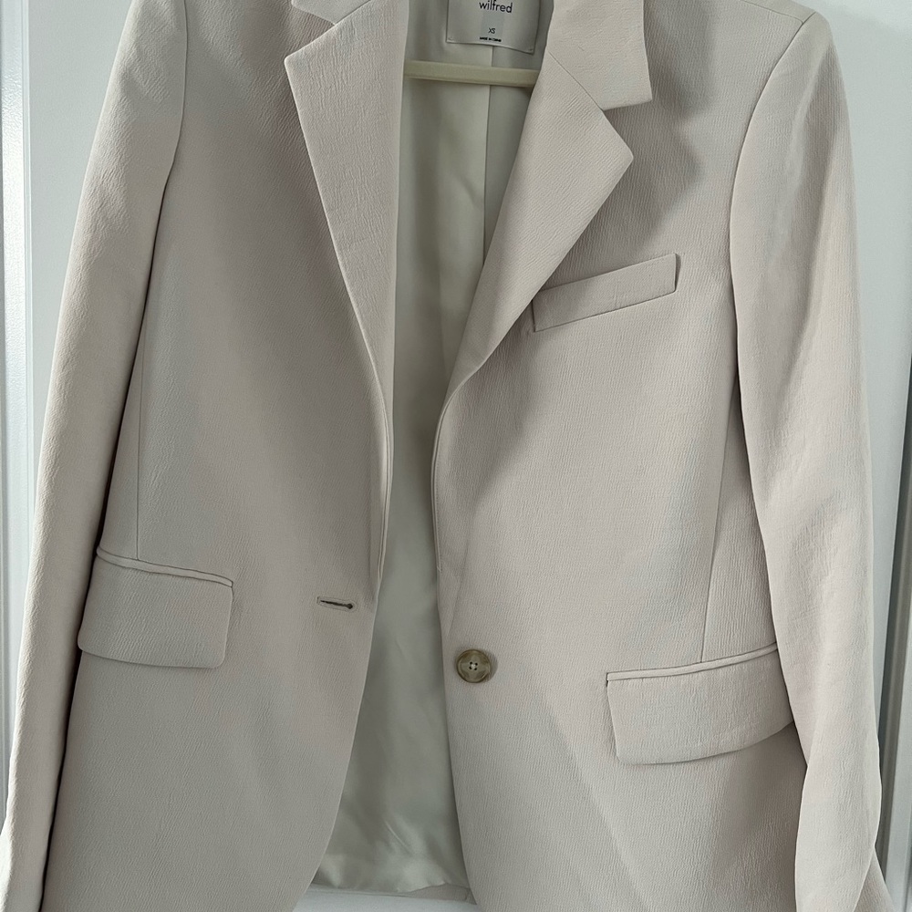 Aritzia- Wilfred Nostalgia Blazer